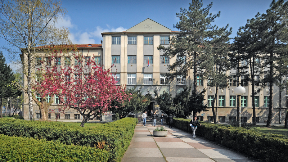 Kragujevački PMF uz studente